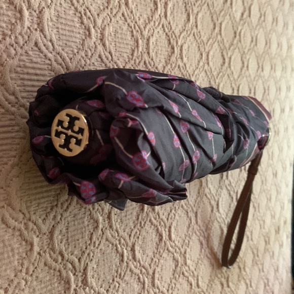 Tory Burch Push-Button Umbrella - Picture 4 of 6